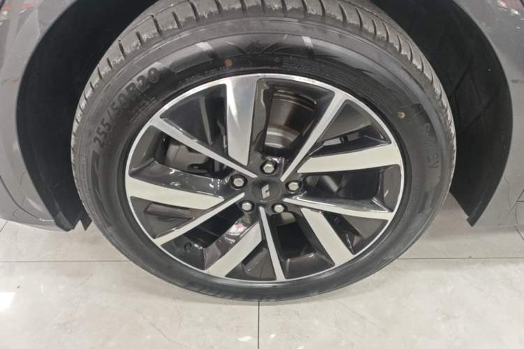 Used Li Auto L7 2023 Pro Model Left Front Wheel Hub