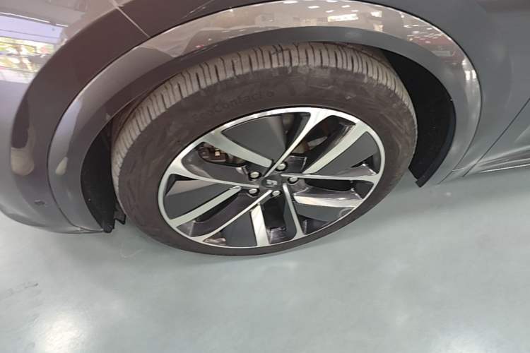 Used Li Auto L7 2023 Pro Model Left Front Wheel Hub
