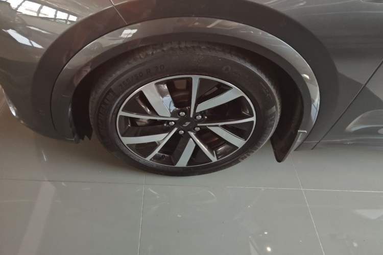 Used Li Auto L7 2023 Pro Model Left Front Wheel Hub