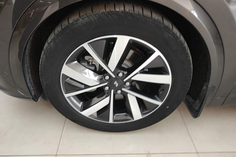 Used Li Auto L7 2023 Pro Model Left Front Wheel Hub