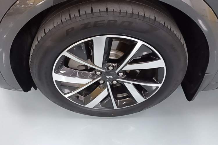 Used Li Auto L7 2023 Pro Model Left Front Wheel Hub