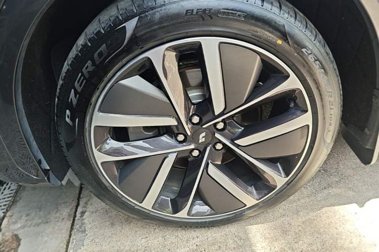 Used Li Auto L7 2023 Pro Model Left Front Wheel Hub