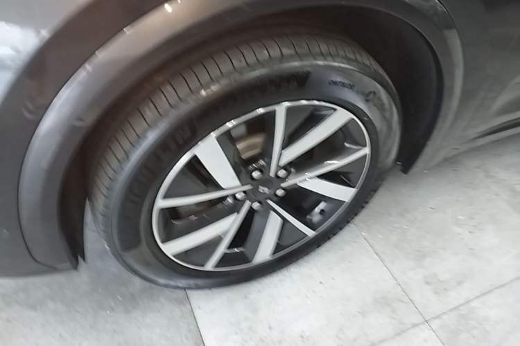 Used Li Auto L7 2023 Pro Model Left Front Wheel Hub