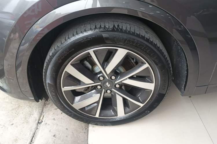 Used Li Auto L7 2023 Pro Model Left Front Wheel Hub
