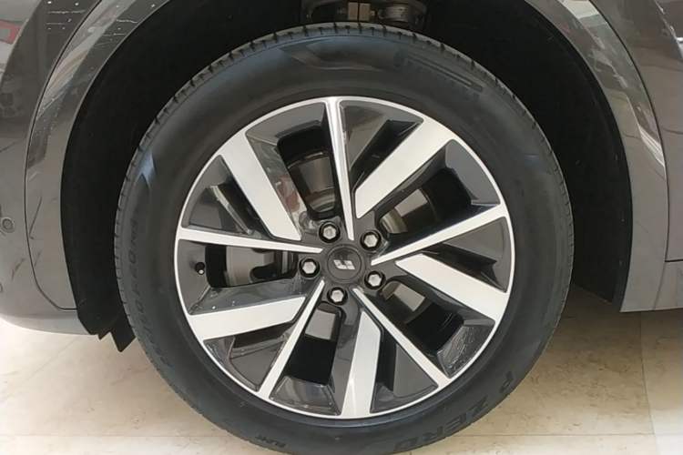 Used Li Auto L7 2023 Pro Model Left Front Wheel Hub