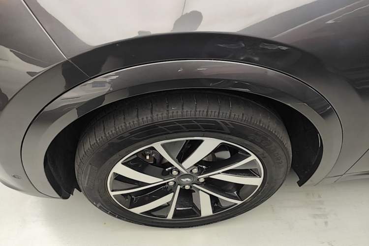 Used Li Auto L7 2023 Air model Left Front Wheel Hub