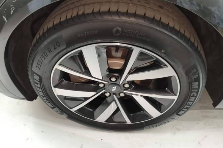 Used Li Auto L7 2023 Pro Model Left Front Wheel Hub