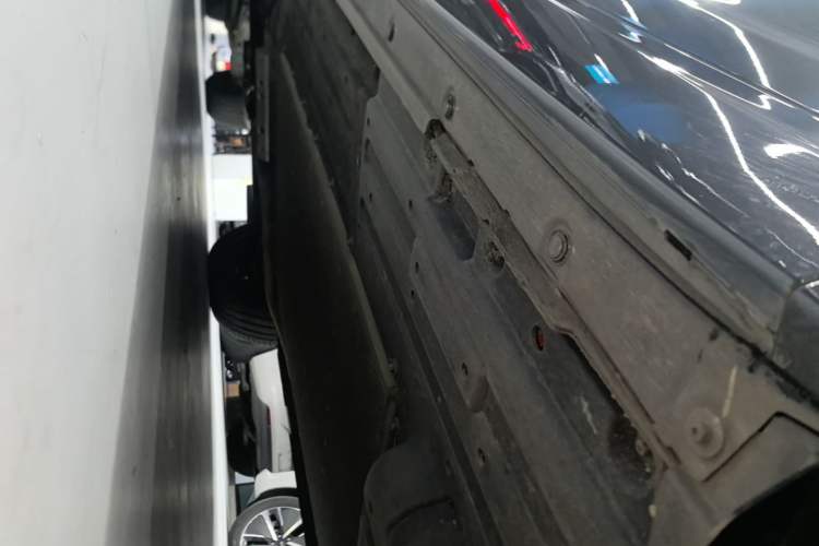 Used Li Auto L7 2023 Max model Left Side Sill