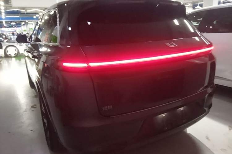 Used Li Auto L7 2023 Air model Rear Left 45 Deg