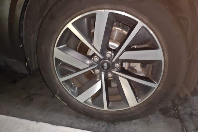 Used Li Auto L7 2023 Max model Right Front Wheel Hub