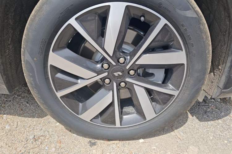 Used Li Auto L7 2023 Pro Model Right Front Wheel Hub