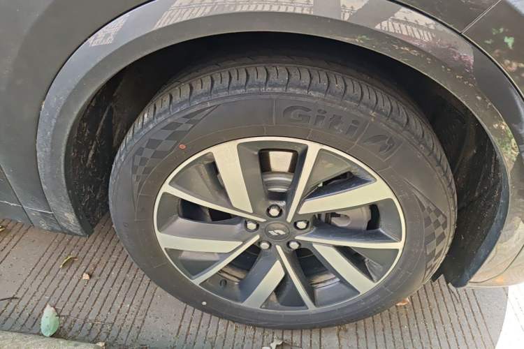 Used Li Auto L7 2023 Pro Model Right Front Wheel Hub