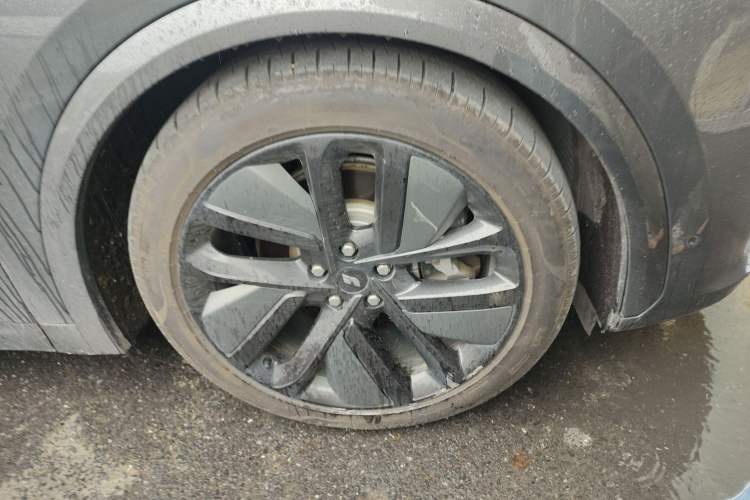 Used Li Auto L7 2023 Max model Right Front Wheel Hub