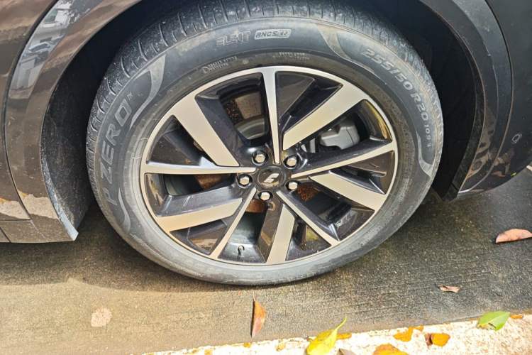 Used Li Auto L7 2023 Pro Model Right Front Wheel Hub