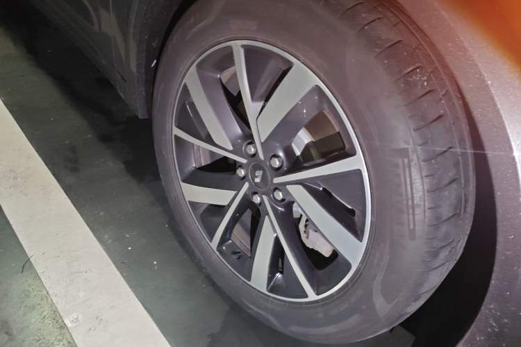 Used Li Auto L7 2023 Max model Right Front Wheel Hub