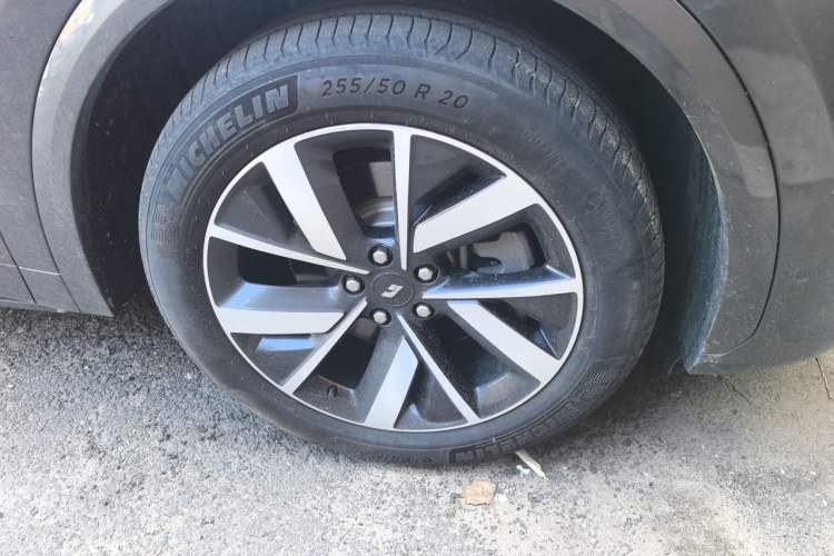 Used Li Auto L7 2023 Air model Right Front Wheel Hub