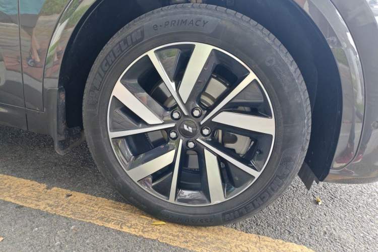 Used Li Auto L7 2023 Pro Model Right Front Wheel Hub
