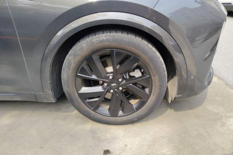 Used Li Auto L7 2023 Pro Model Right Front Wheel Hub