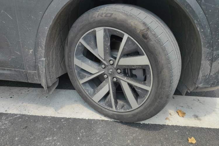 Used Li Auto L7 2023 Pro Model Right Front Wheel Hub