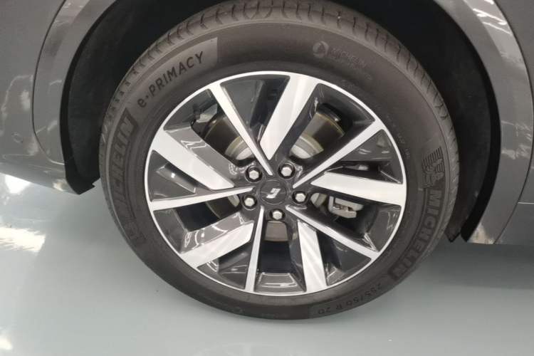 Used Li Auto L7 2023 Pro Model Right Rear Wheel Hub