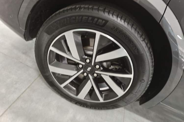 Used Li Auto L7 2023 Pro Model Right Rear Wheel Hub
