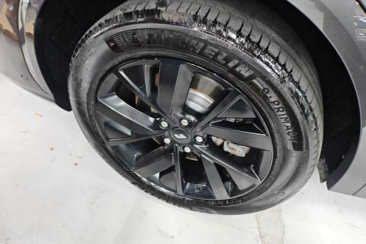 Used Li Auto L7 2023 Air model Right Rear Wheel Hub