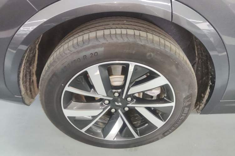 Used Li Auto L7 2023 Pro Model Right Rear Wheel Hub