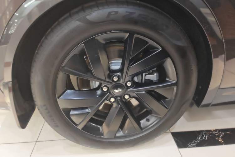 Used Li Auto L7 2023 Pro Model Right Rear Wheel Hub