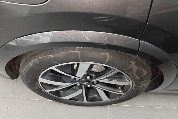 Used Li Auto L7 2023 Pro Model Right Rear Wheel Hub