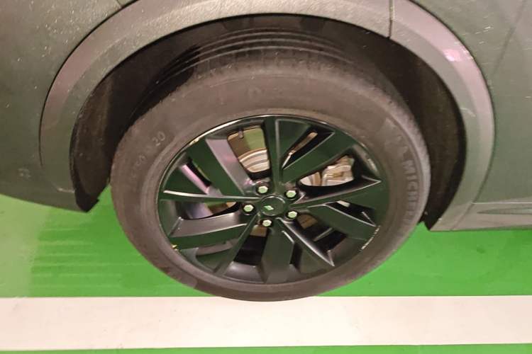 Used Li Auto L7 2023 Pro Model Right Rear Wheel Hub