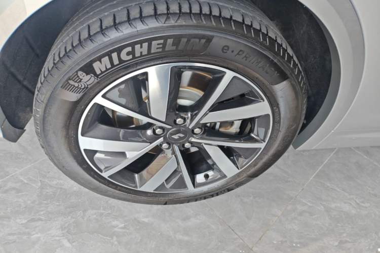 Used Li Auto L7 2023 Max model Right Rear Wheel Hub