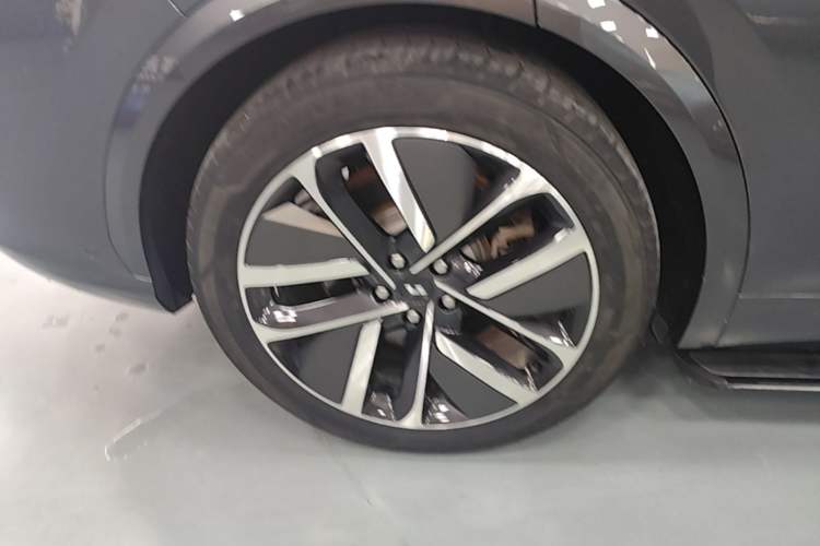 Used Li Auto L7 2023 Pro Model Right Rear Wheel Hub