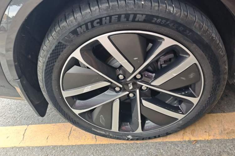 Used Li Auto L7 2023 Max model Right Rear Wheel Hub