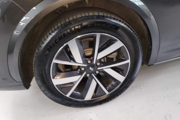Used Li Auto L7 2023 Pro Model Right Rear Wheel Hub