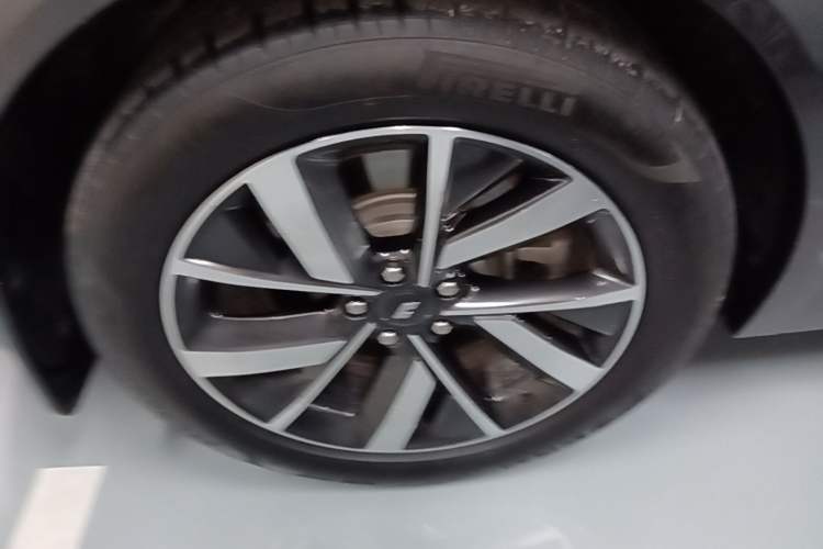 Used Li Auto L7 2023 Pro Model Right Rear Wheel Hub