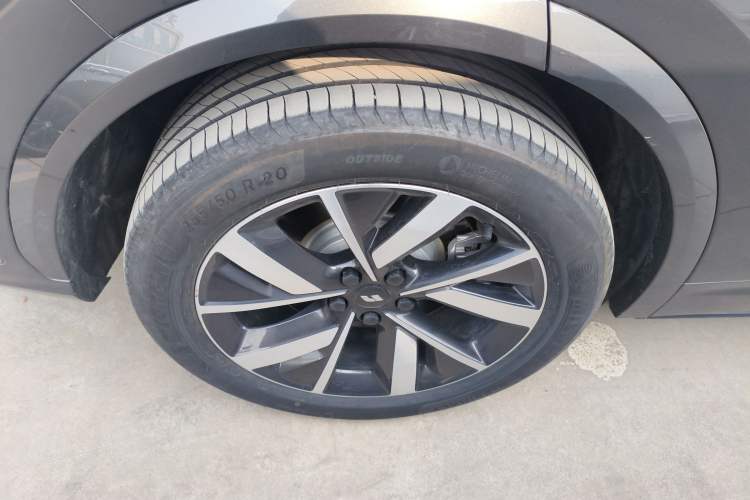 Used Li Auto L7 2023 Pro Model Right Rear Wheel Hub