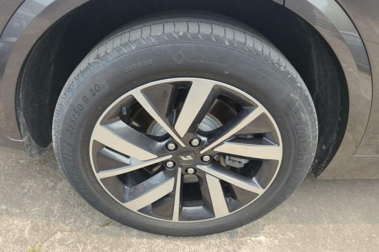 Used Li Auto L7 2023 Air model Right Rear Wheel Hub