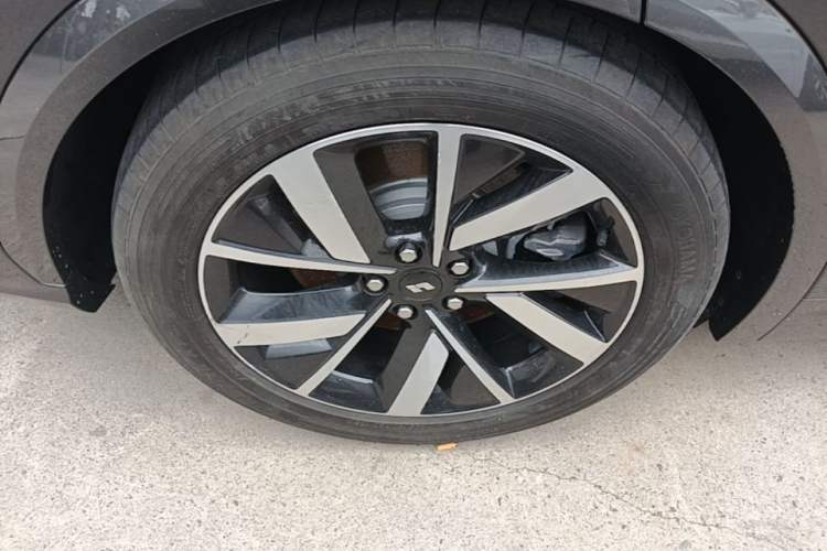 Used Li Auto L7 2023 Max model Right Rear Wheel Hub