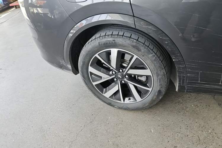 Used Li Auto L7 2023 Pro Model Right Rear Wheel Hub