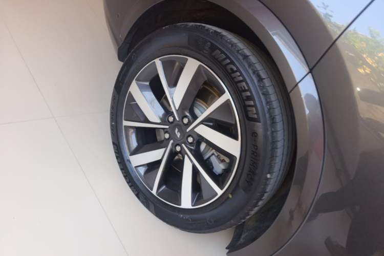 Used Li Auto L7 2023 Pro Model Right Rear Wheel Hub