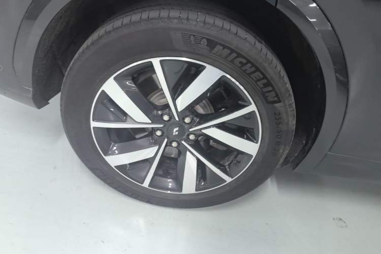 Used Li Auto L7 2023 Air model Right Rear Wheel Hub