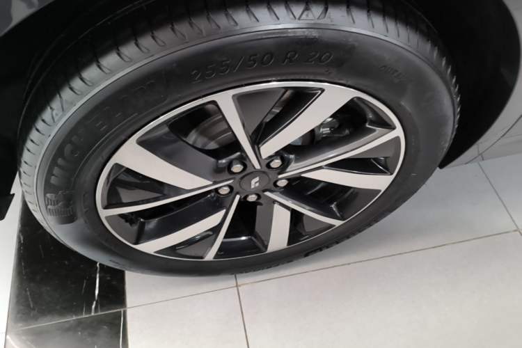 Used Li Auto L7 2023 Pro Model Right Rear Wheel Hub