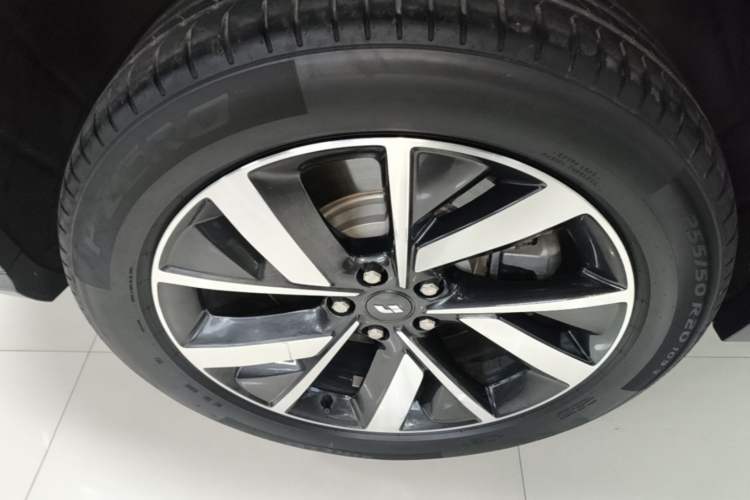 Used Li Auto L7 2023 Air model Right Rear Wheel Hub