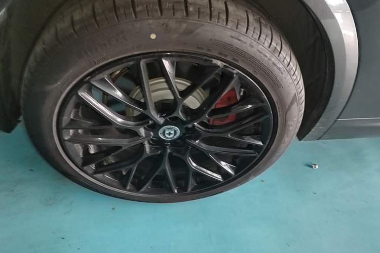 Used Li Auto L7 2023 Air model Right Rear Wheel Hub