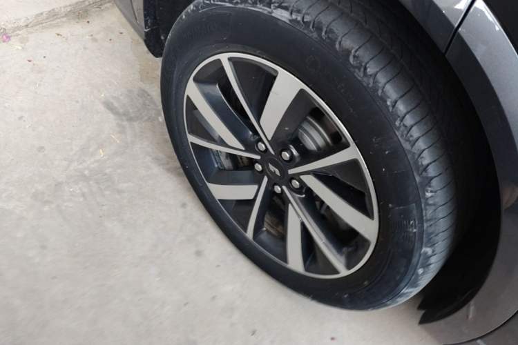 Used Li Auto L7 2023 Air model Right Rear Wheel Hub