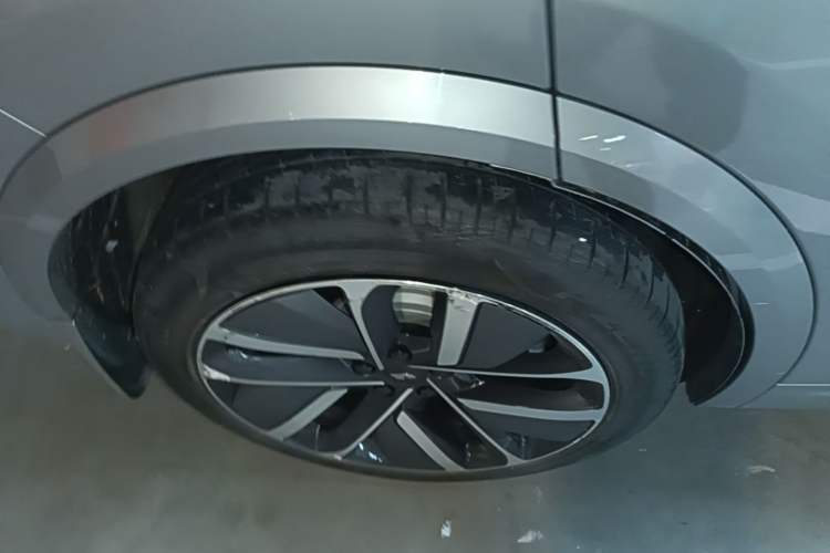 Used Li Auto L7 2023 Pro Model Right Rear Wheel Hub