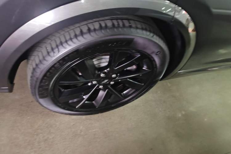 Used Li Auto L7 2023 Pro Model Right Rear Wheel Hub