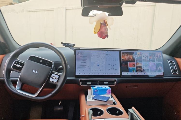 Used Li Auto L7 2023 Pro Model Center Console