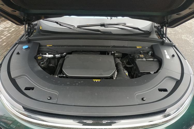 Used Li Auto L7 2023 Pro Model Engine Bay