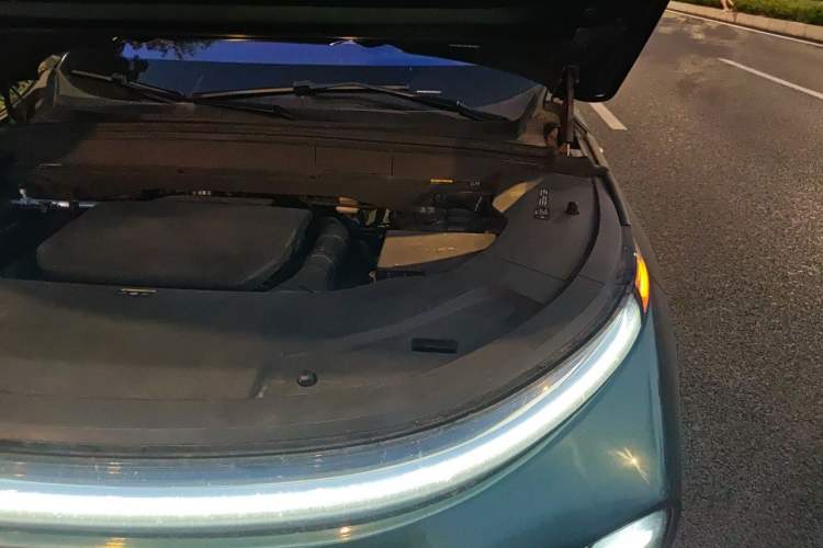 Used Li Auto L7 2023 Max model Engine Bay Left